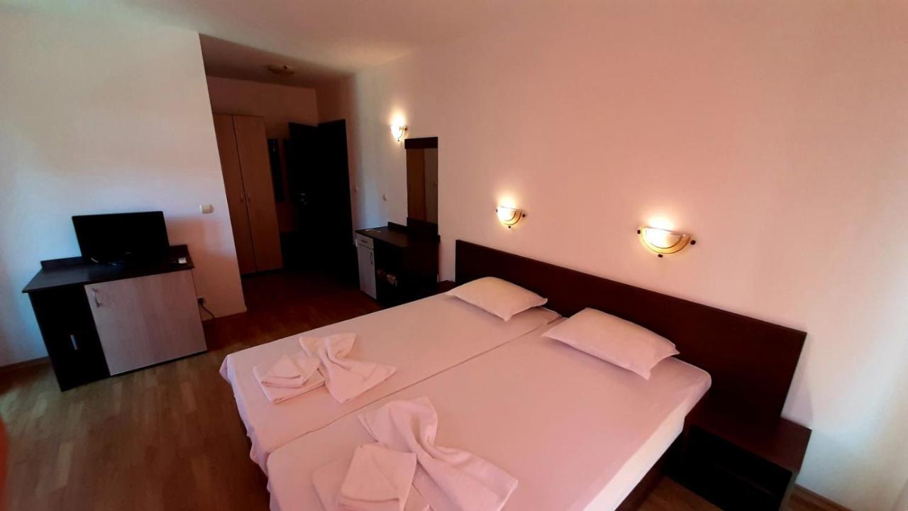 Adri Guest House Nesebar Esterno foto
