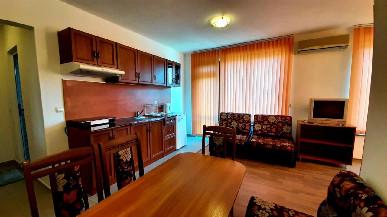 Adri Guest House Nesebar Esterno foto