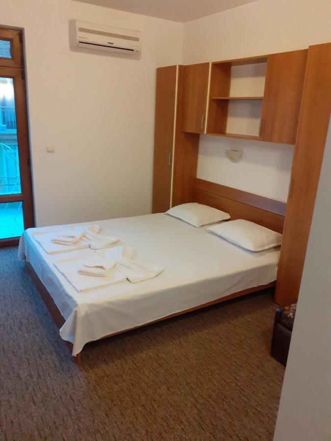 Adri Guest House Nesebar Esterno foto