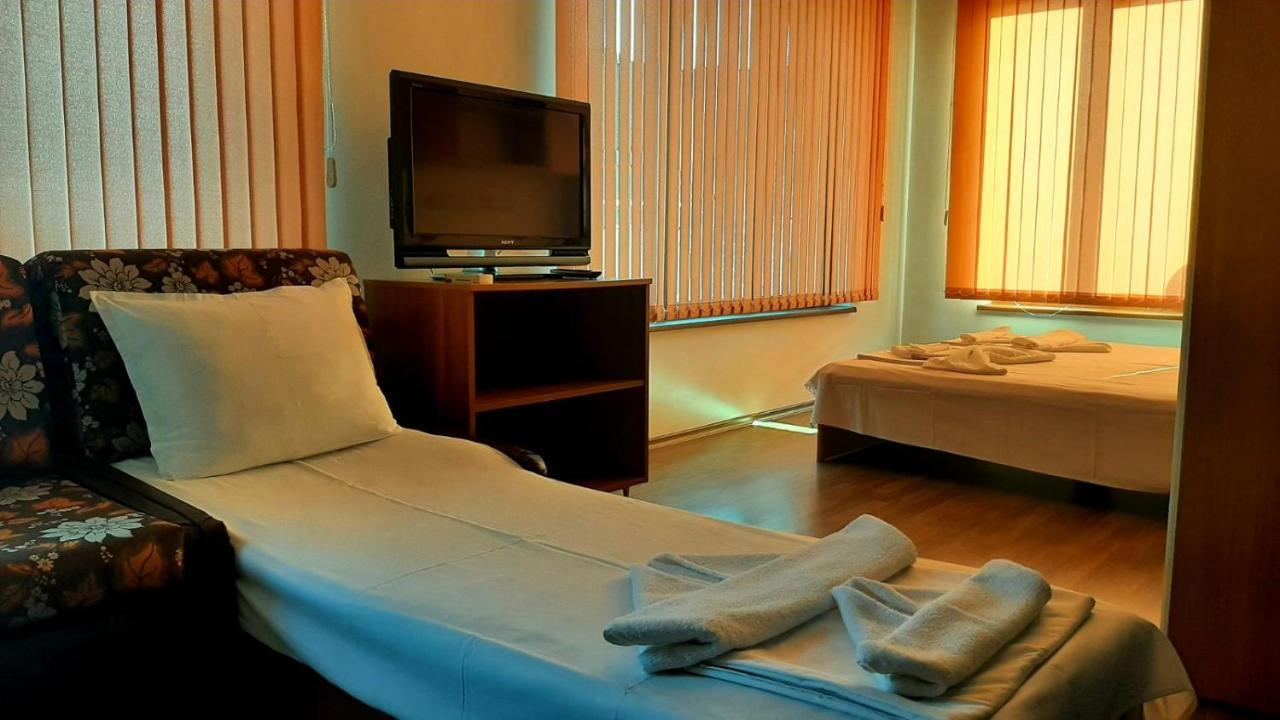 Adri Guest House Nesebar Esterno foto