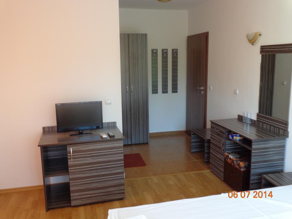 Adri Guest House Nesebar Esterno foto